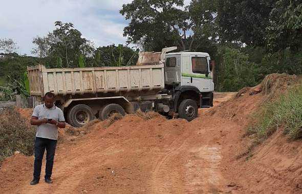 Camacã: Bairro da Portelinha recebe patrolamento